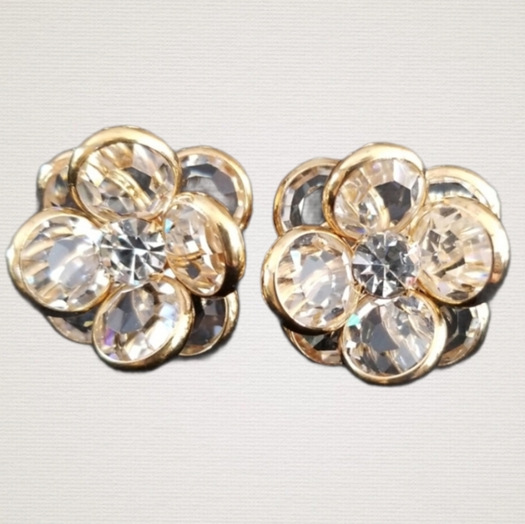 Vintage Austrian Crystal Flower Gold Tone Clip On Earrings - Picture 4 of 16